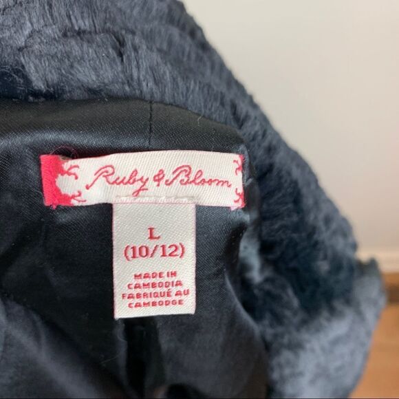 Ruby & Bloom Juniors Black Faux Fur Blazer Sz L. - Picture 7 of 11